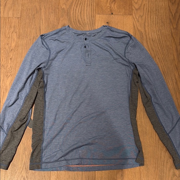 Lululemon Men's Blue and Gray Long Sleeve Shirt - Picture 1 of 3